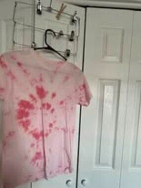 HanesTie Dye Pink& white small 100% Cotton new tie dye -never won -hand tied